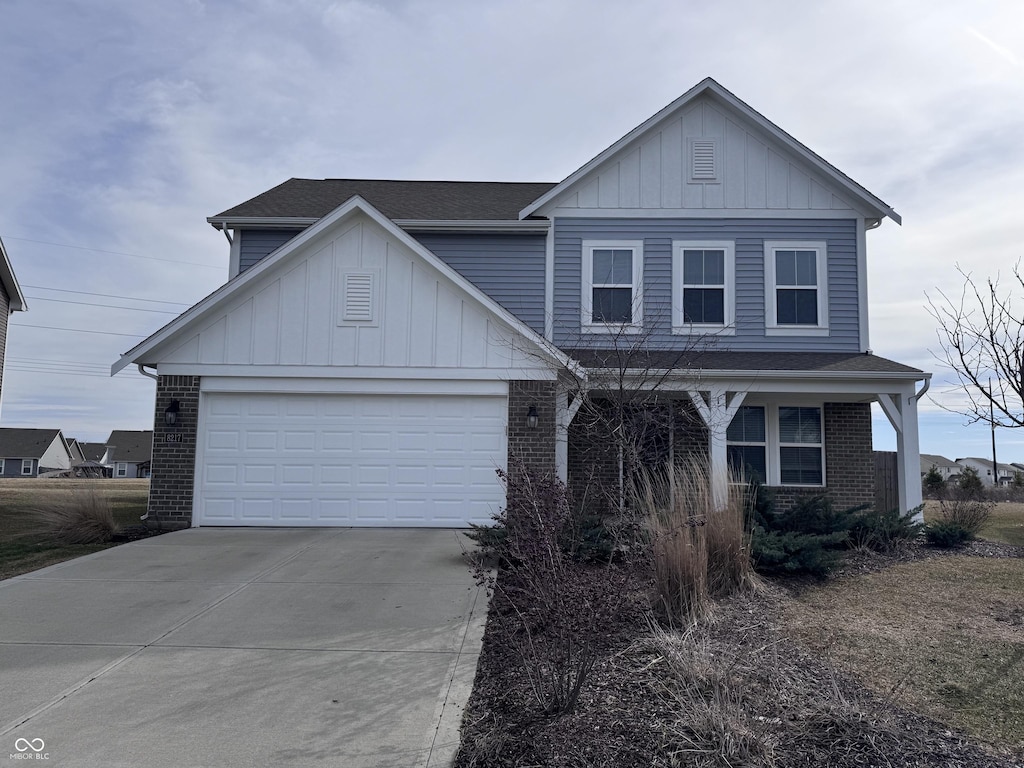 view of front facade with a garage