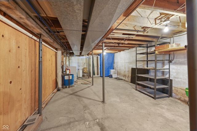 basement featuring washer / dryer