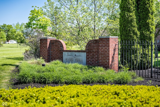 view of community / neighborhood sign