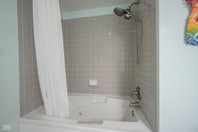 bathroom featuring shower / tub combo