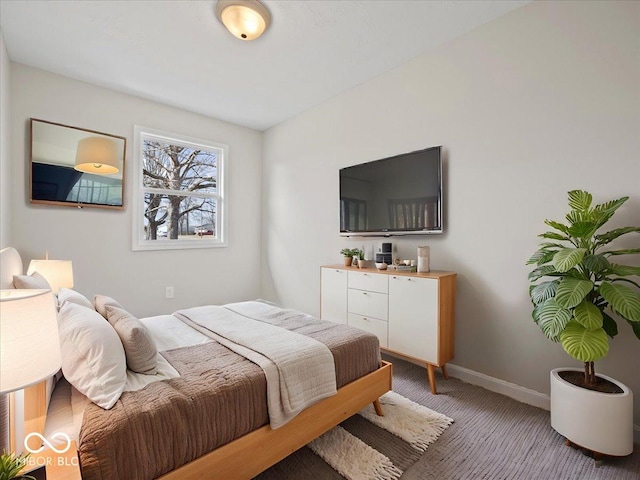 bedroom with carpet flooring