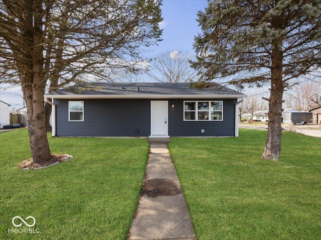 view of front of house featuring a front yard