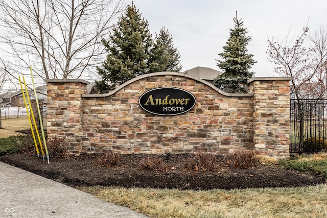 view of community / neighborhood sign