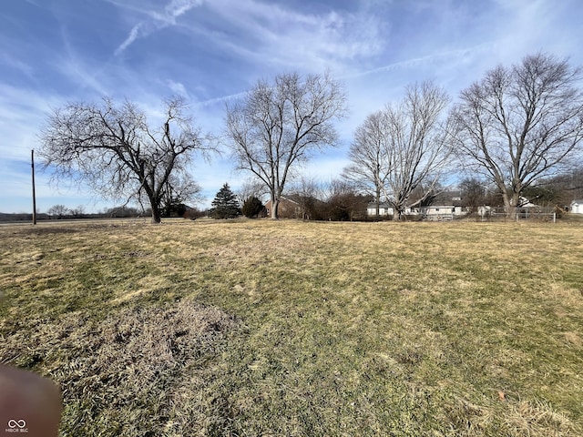 view of yard featuring a rural view