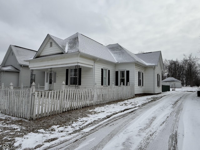 view of front of property