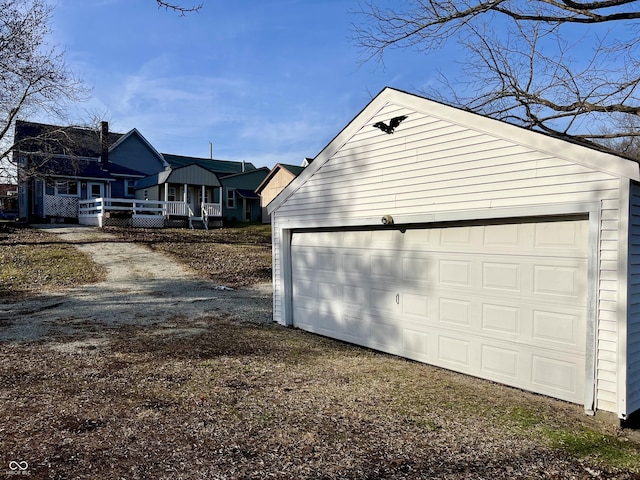 garage featuring a porch