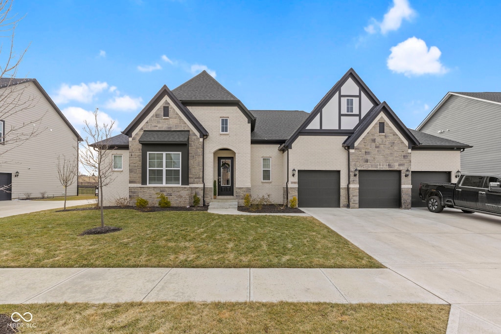 view of front of house featuring a front yard