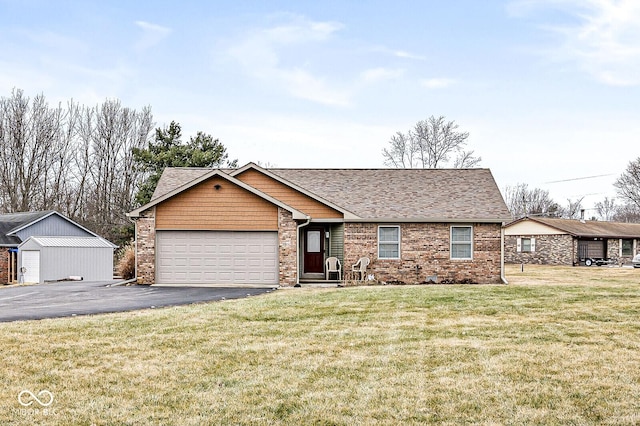 single story home featuring a front lawn