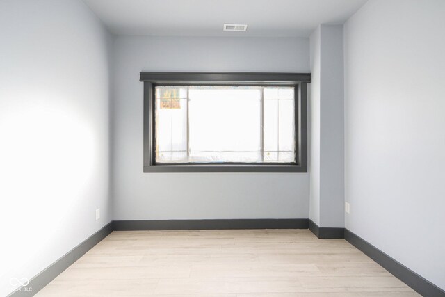 3707 N Kenwood Ave, Indianapolis, IN 46208 - empty room with light hardwood / wood-style flooring