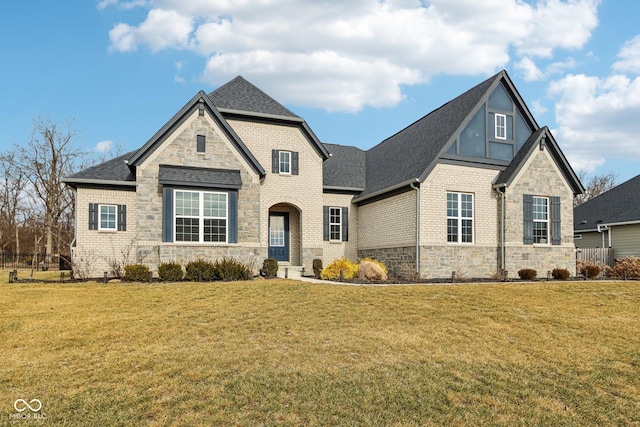 view of front of home featuring a front lawn