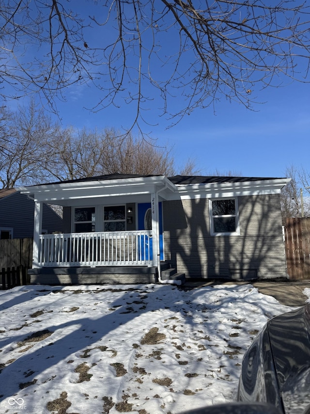 view of front facade featuring a porch