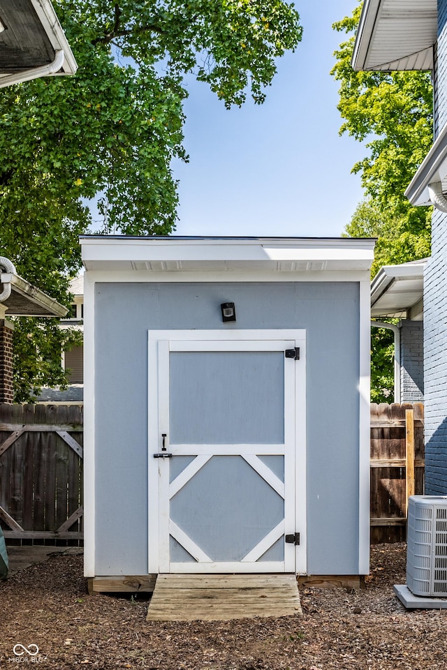 view of outdoor structure featuring cooling unit