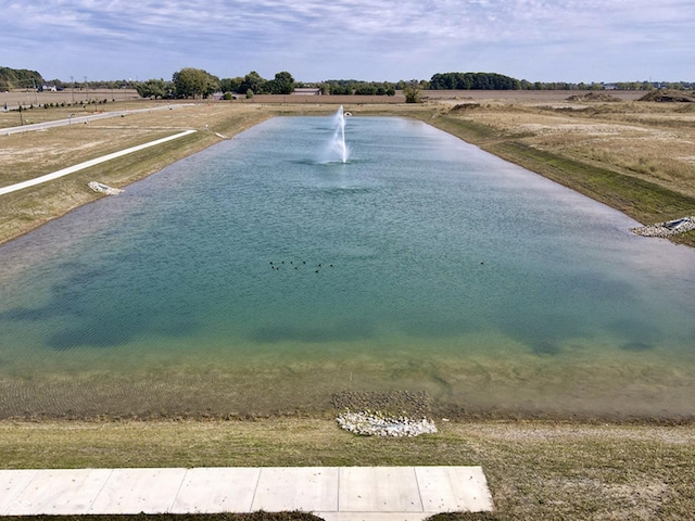 water view featuring a rural view