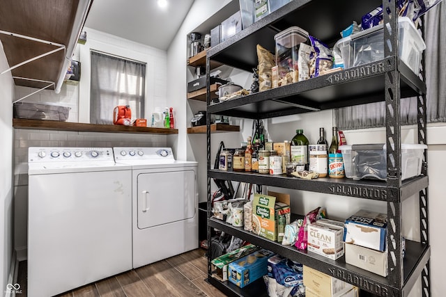 laundry room with washer and clothes dryer