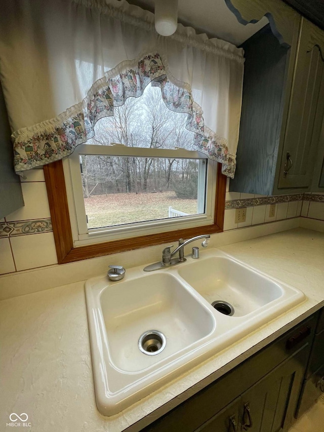 room details featuring sink