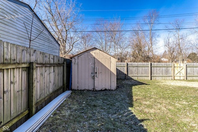 view of yard with a shed