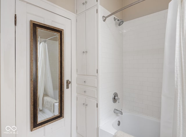 bathroom featuring shower / bathtub combination with curtain