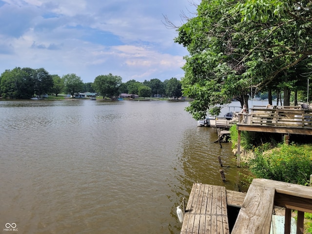 view of water feature with a boat dock