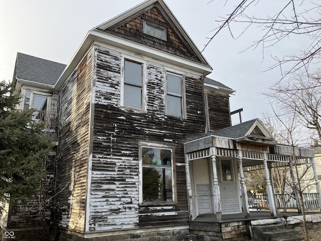 view of front of house featuring covered porch