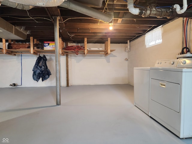 basement featuring independent washer and dryer