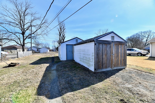 view of outdoor structure featuring a yard