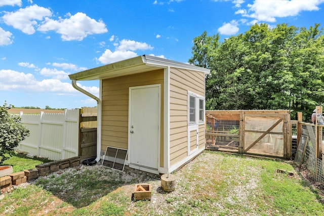 800 N 400 W, Bargersville, IN 46106 - view of poultry coop featuring a fenced backyard
