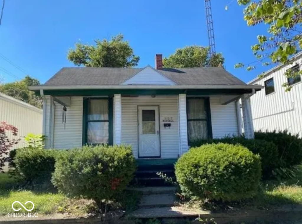 bungalow featuring covered porch