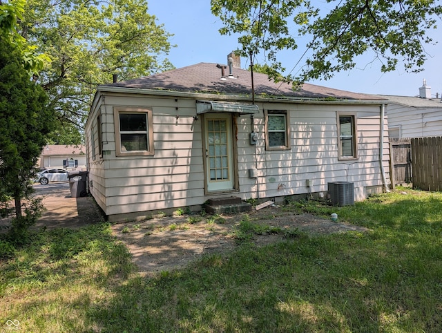 603 W 33rd St, Anderson, IN 46013 - rear view of house