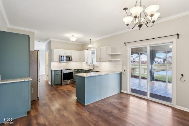 kitchen featuring dark wood-style floors, a peninsula, open shelves, stainless steel appliances, and tasteful backsplash