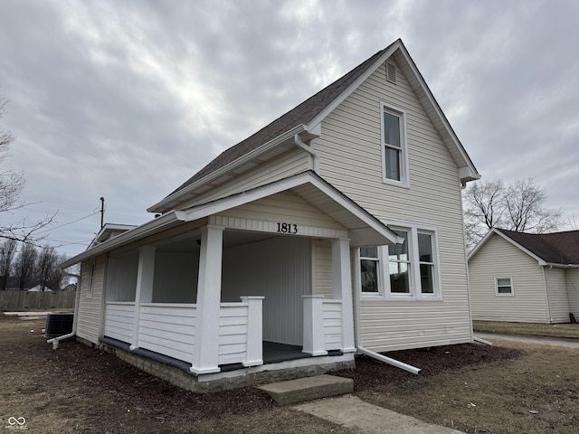 view of front facade featuring central AC