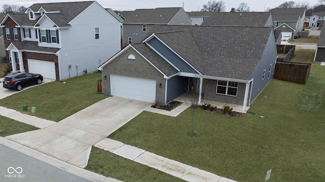 view of front of property featuring a front yard