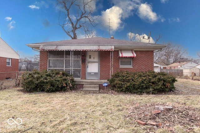 view of front of house with a front yard