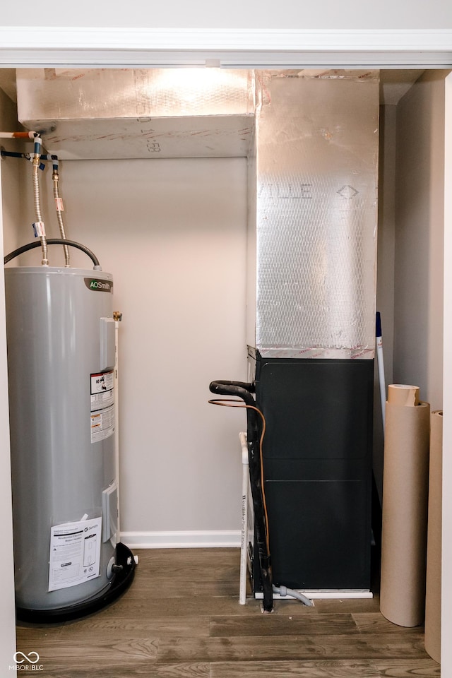 1305 W 23rd St, Indianapolis, IN 46208 - utility room featuring water heater