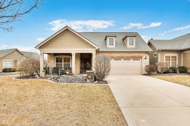 view of front of house featuring a front yard and covered porch