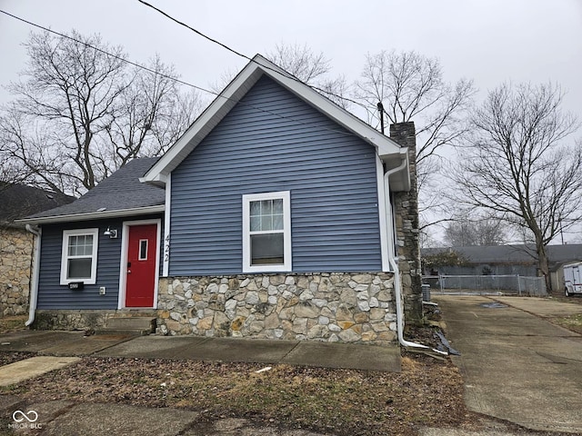 view of front of property