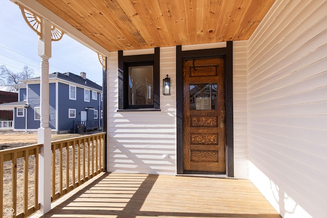 entrance to property with covered porch