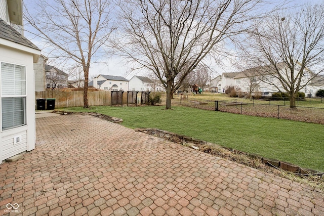 view of yard featuring a patio