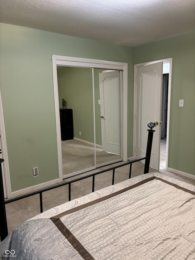 bedroom with a closet