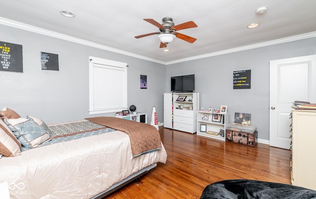 bedroom with ceiling fan, ornamental molding, wood finished floors, and recessed lighting