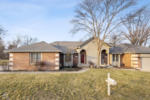 view of front facade featuring a garage, roof with shingles, brick siding, and a front lawn