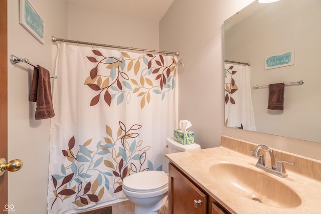 full bath featuring curtained shower, vanity, and toilet