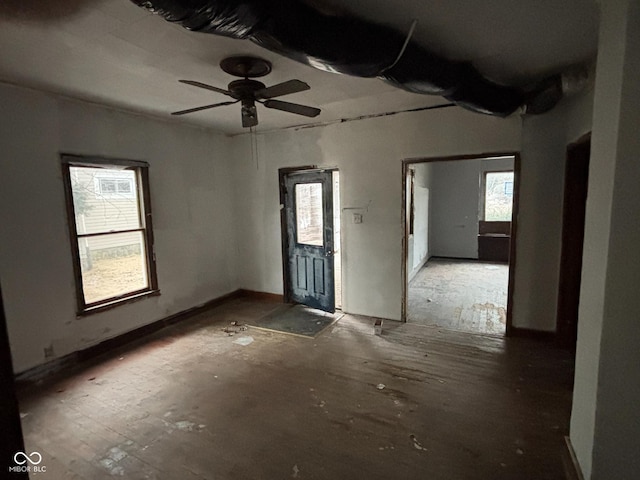 empty room featuring ceiling fan