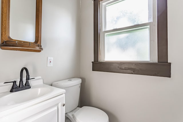3543 N Kenwood Ave, Indianapolis, IN 46208 - bathroom with vanity and toilet