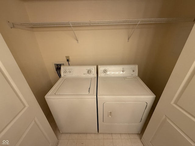 laundry room with laundry area and independent washer and dryer