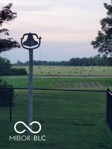 view of property's community with a rural view