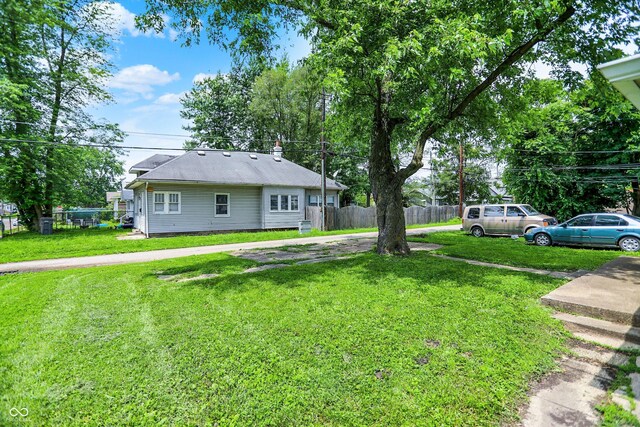952 N Concord St, Indianapolis, IN 46222 - view of yard
