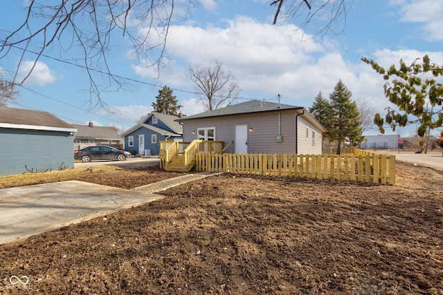 exterior space featuring a fenced front yard