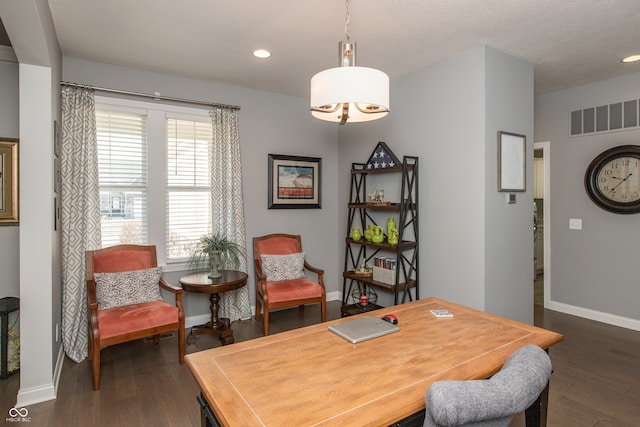 dining area featuring recessed lighting, visible vents, baseboards, and dark wood-style flooring