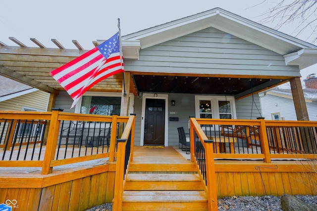 view of front of property featuring a porch