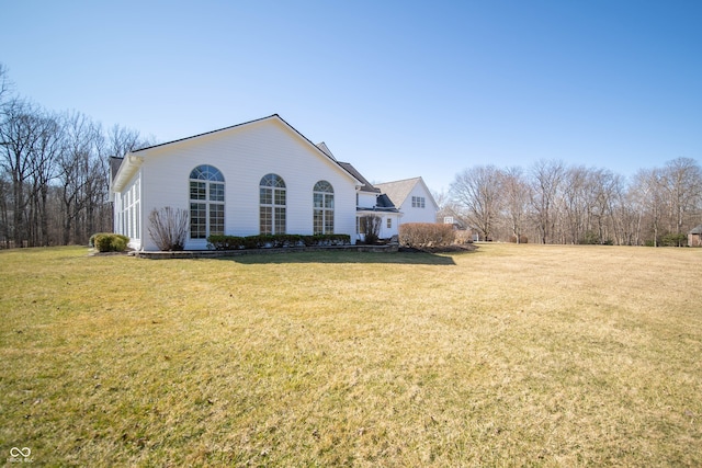 view of front of house featuring a front yard